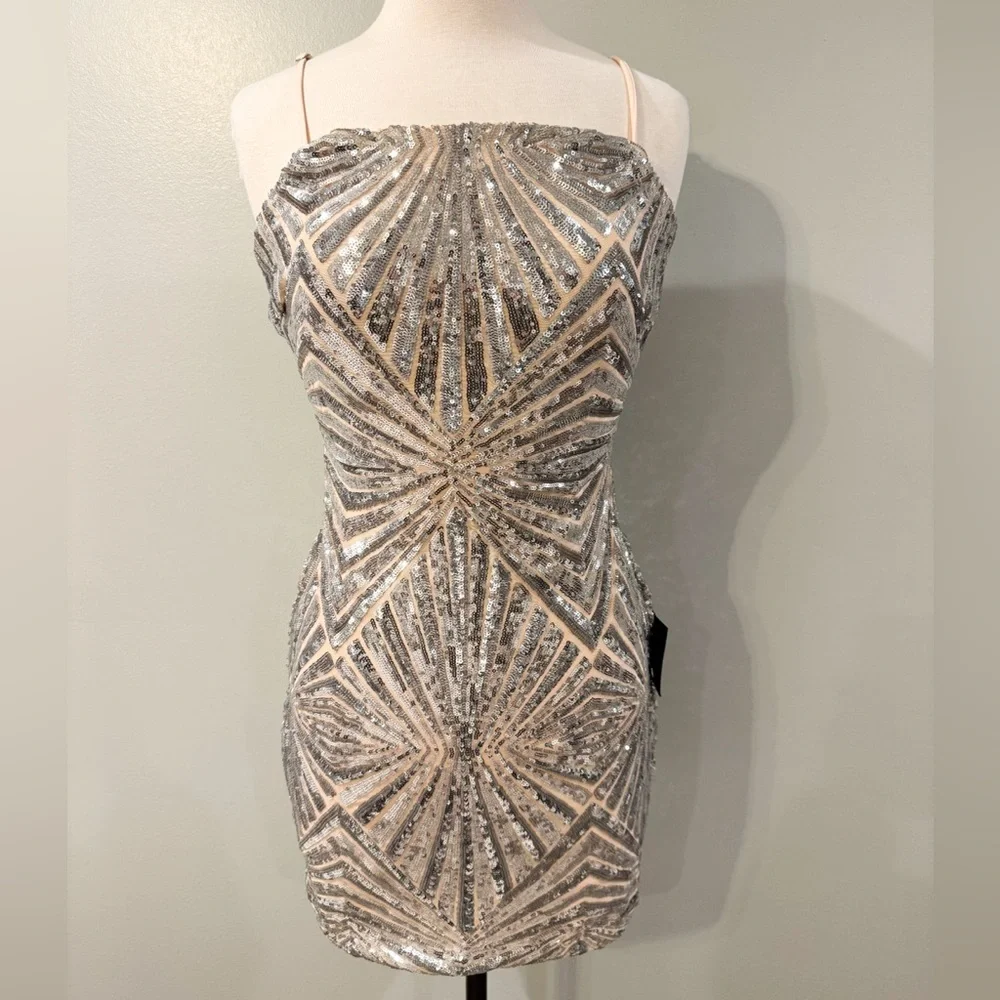 Lulus Lost In Your Eyes silver nude sequin bodycon mini dress NWT Small - Picture 1 of 4